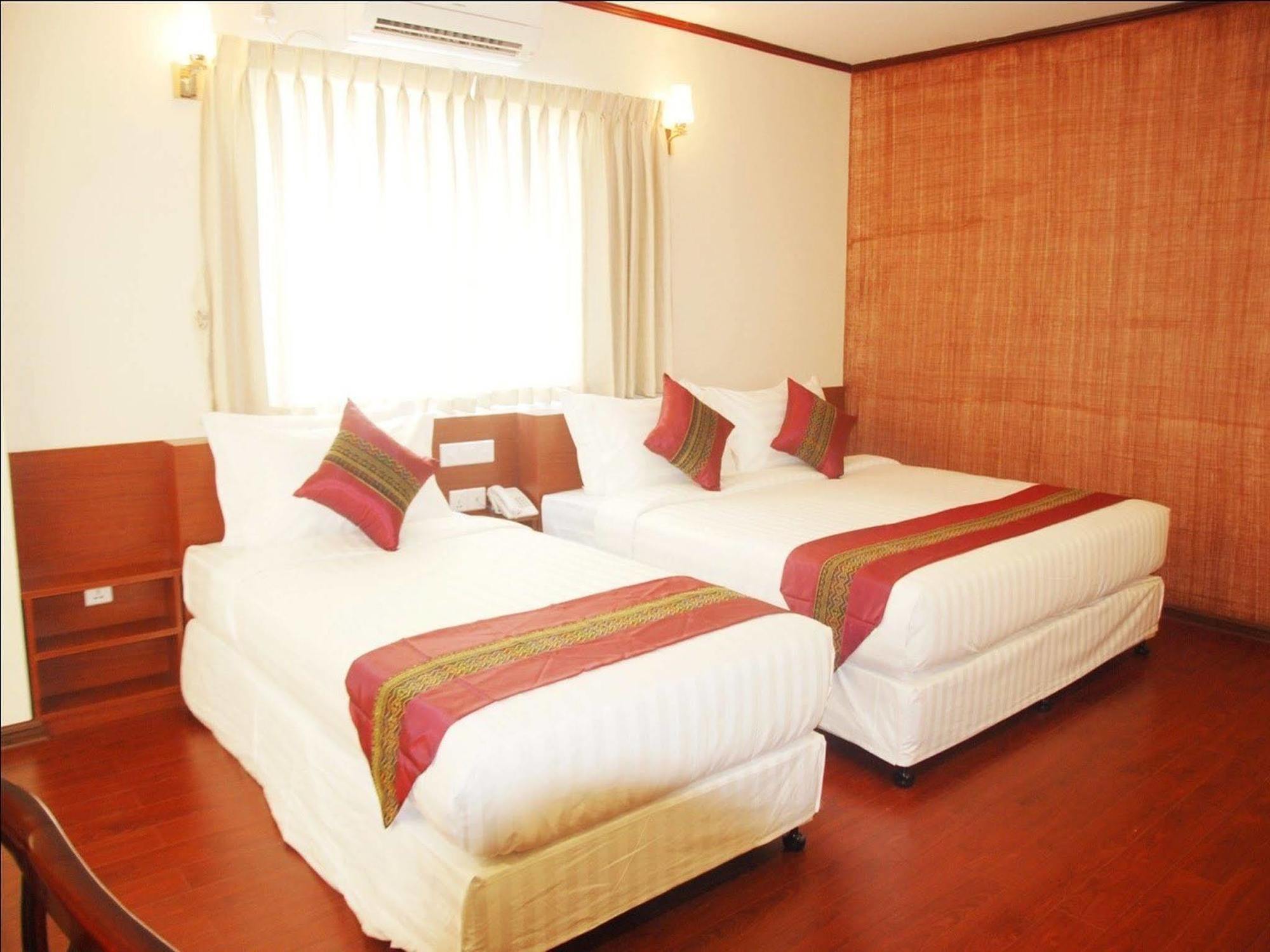 Hotel Memory Sittwe Exterior photo